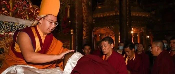  十一世班禅大昭寺礼佛开启回藏佛事和社会活动