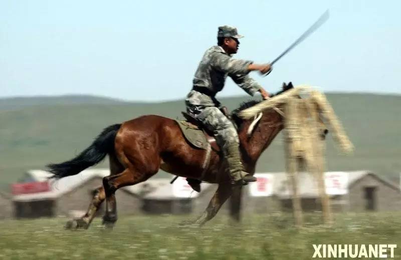 历史秘闻解放军骑兵部队及内蒙古骑兵简史